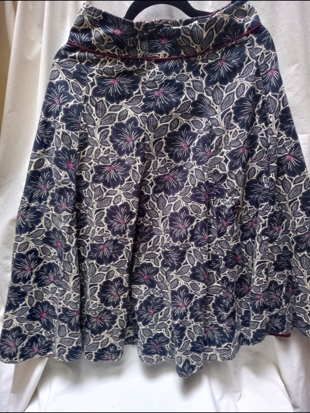 Aspara Floral Flare A-Line Skirt in Navy and Cream